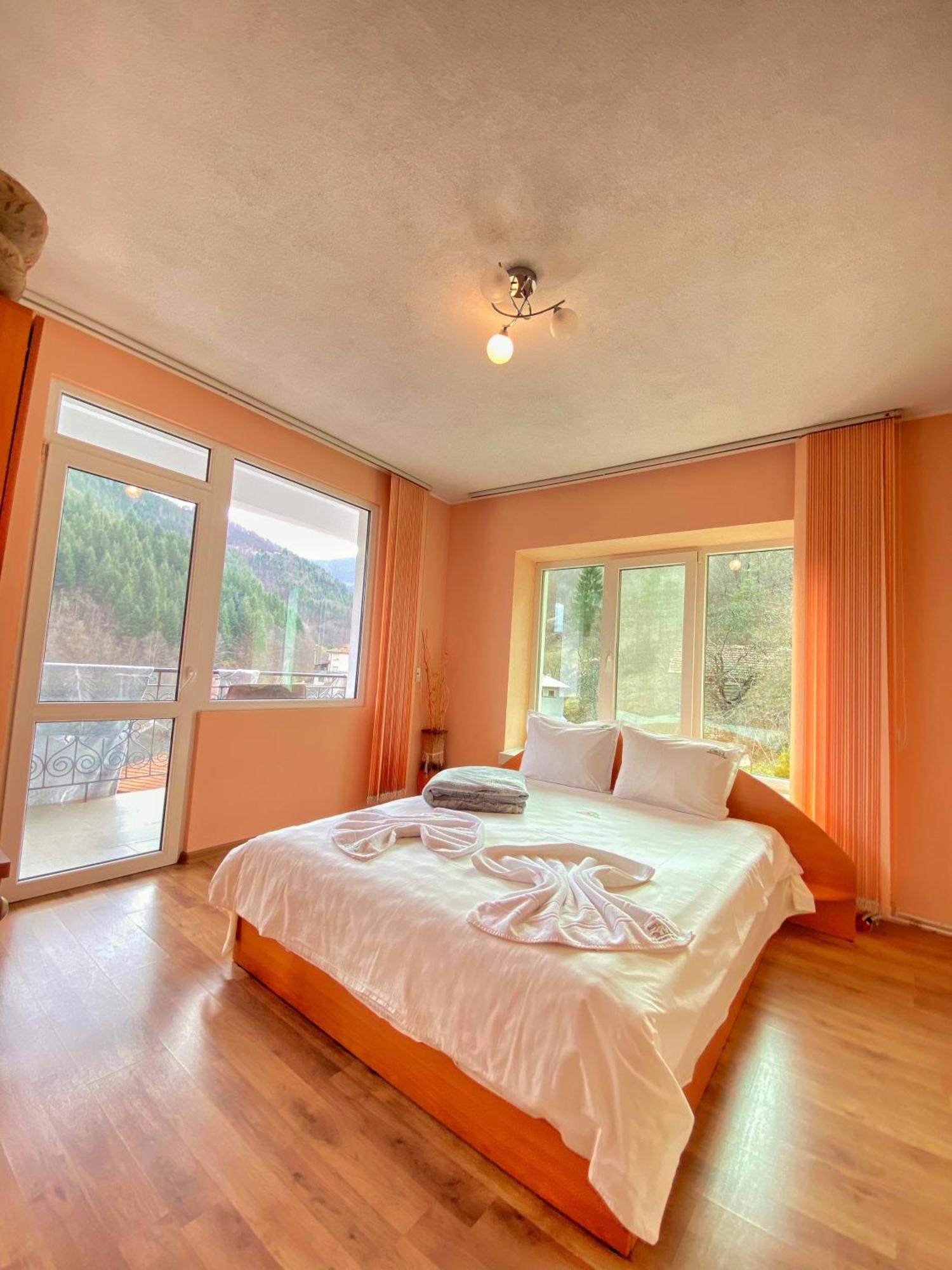 Къща За Гости Хаджиевата Къща Smolyan Bagian luar foto